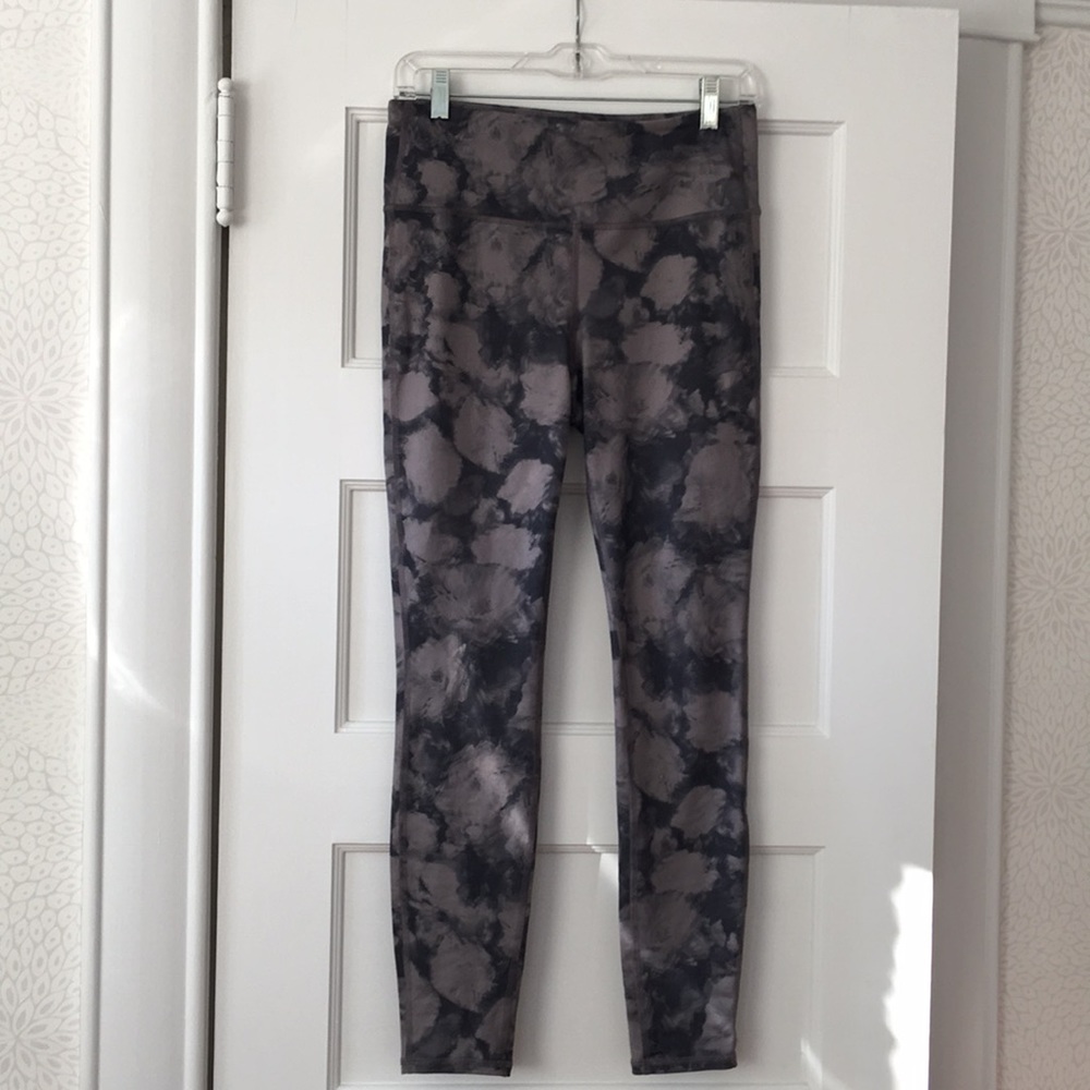 Women’s athletic leggings